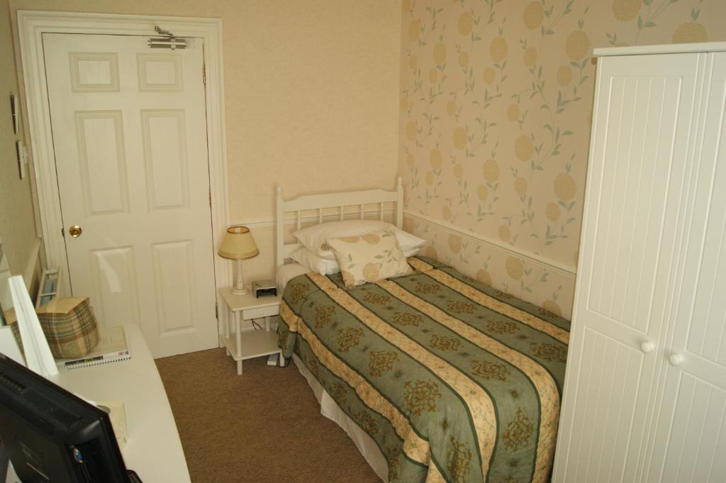 Comelybank Guesthouse Кріфф Екстер'єр фото