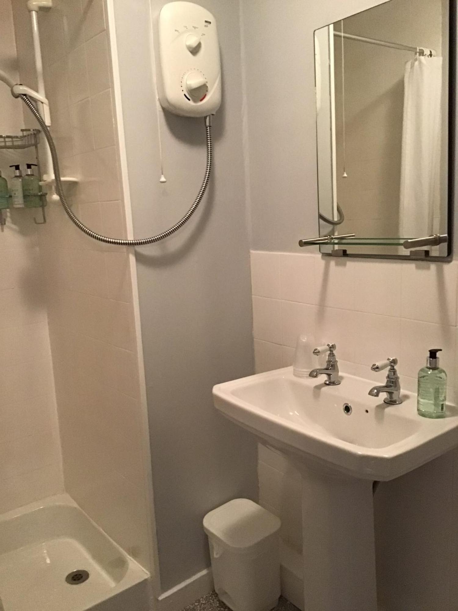 Comelybank Guesthouse Кріфф Екстер'єр фото