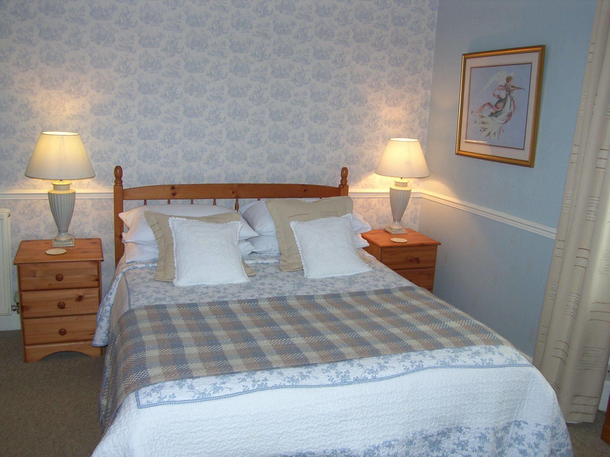 Comelybank Guesthouse Кріфф Екстер'єр фото