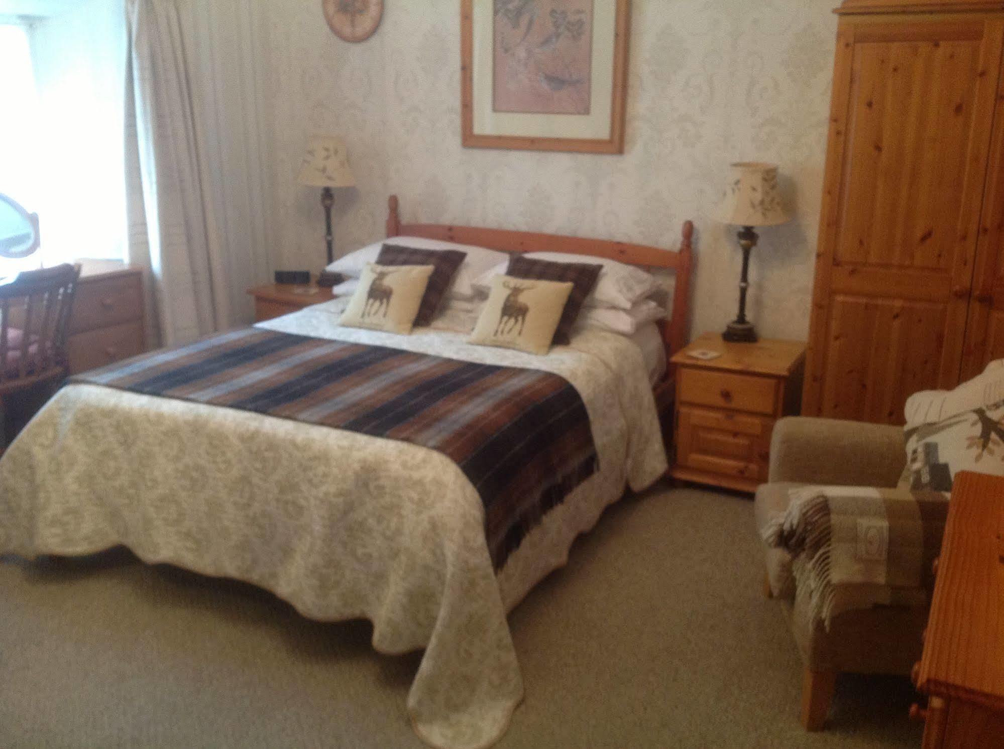 Comelybank Guesthouse Кріфф Екстер'єр фото