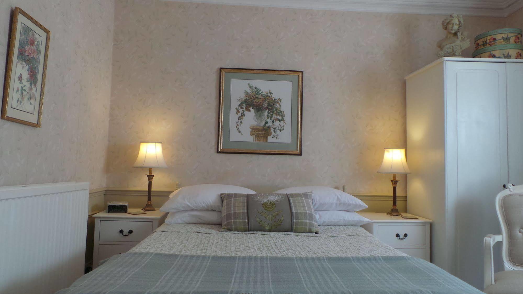 Comelybank Guesthouse Кріфф Екстер'єр фото