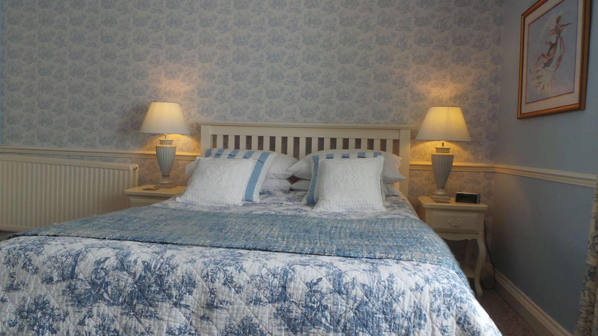 Comelybank Guesthouse Кріфф Екстер'єр фото