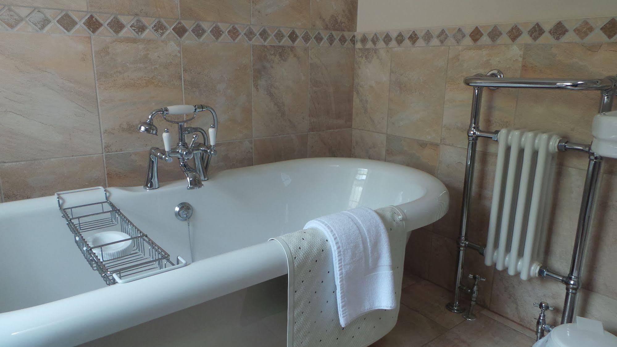 Comelybank Guesthouse Кріфф Екстер'єр фото
