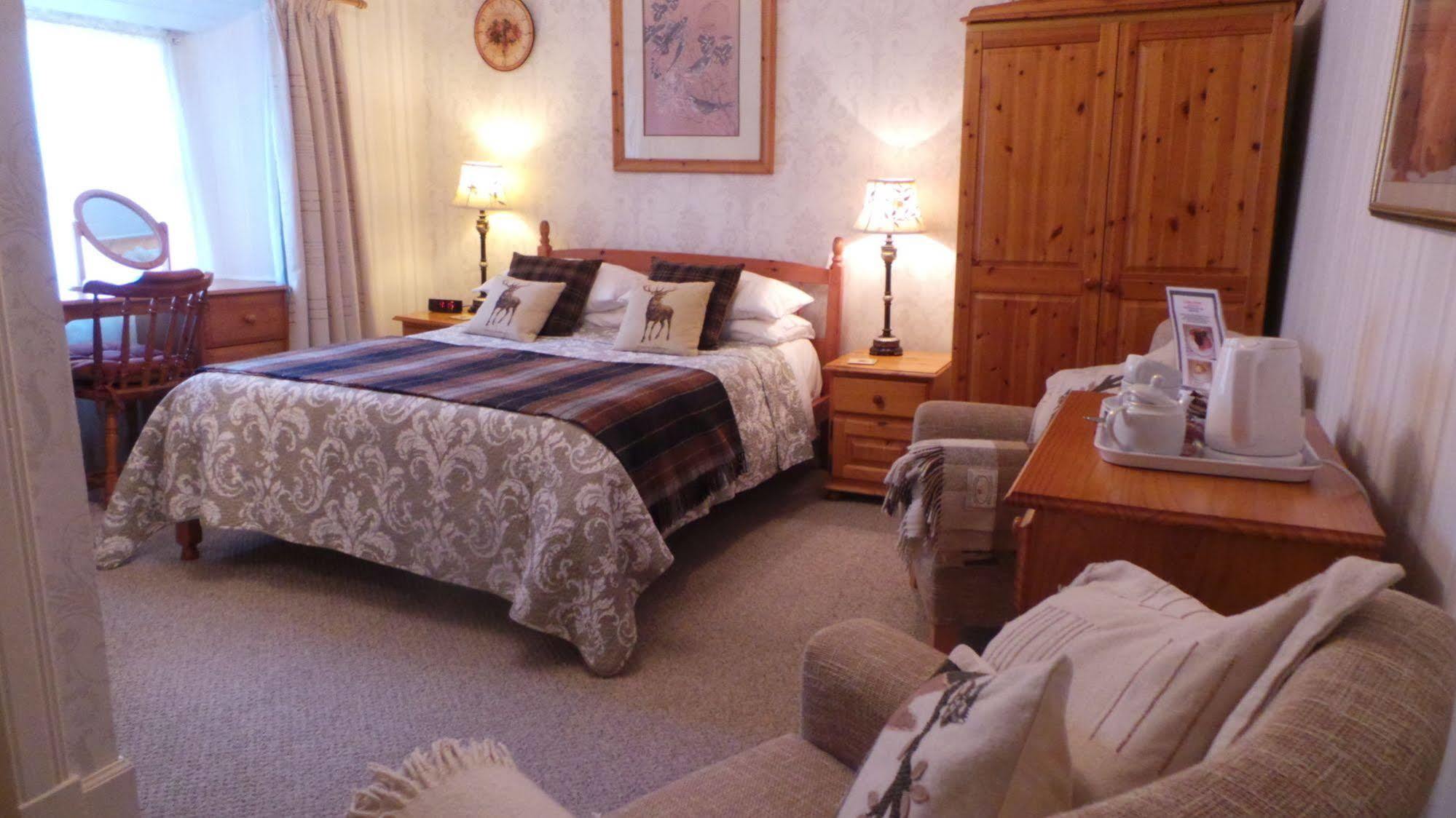 Comelybank Guesthouse Кріфф Екстер'єр фото