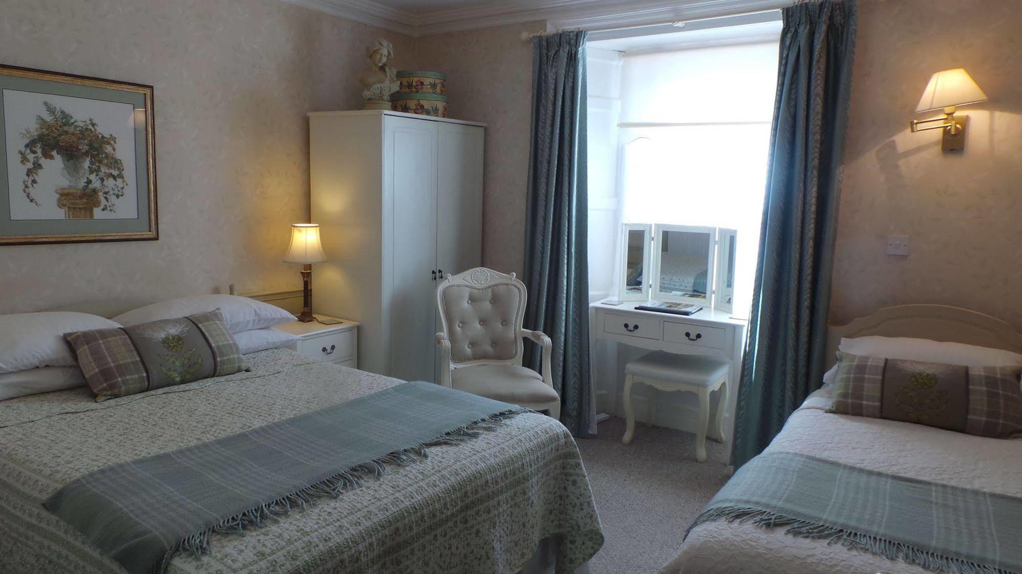 Comelybank Guesthouse Кріфф Екстер'єр фото