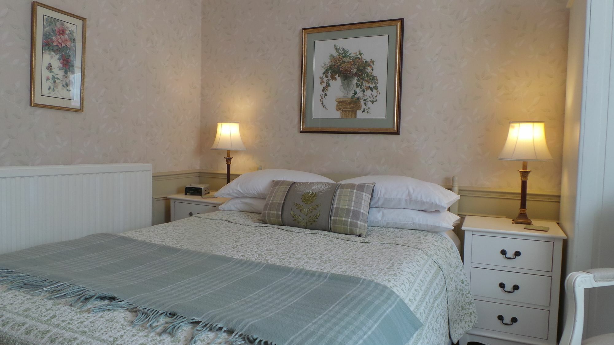 Comelybank Guesthouse Кріфф Екстер'єр фото